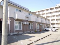 ネット無料♪コンビニまで120m1分♪国道41号線富山インターまで500m
スーパー・ドラッグストア・飲食店など多く、アピタ富山店まで700mの生活しやすい立地です。
白い格子建具がオシャレなお部屋♪