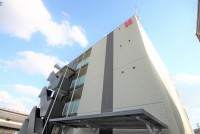融雪駐車場２台可（空き要確認）追焚き給湯、浴室乾燥
都市ガス・キッチンにIH対応の電源あり