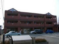 ペット相談可のマンション(ペット条件:敷金+1ヶ月)
^(・・)^お散歩用の足洗い場やバルコニーにも水栓付。
玄関には脱走防止用のゲートもあります♪