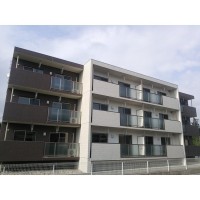 全部屋照明付　追炊き給湯・浴室乾燥機能・融雪付き駐車場♪♪
室内物干しがついているので、雨の日の洗濯物も安心