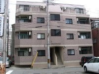 JR富山駅前まで徒歩6分。浴室乾燥機あり。都市ガス。二重サッシで高断熱。