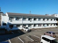【紙タバコＮＧ】ネット無料　２０２２年２月リノベ♪Ｋ入替・洗面台設置・フローリング張替・トイレと洗濯スペースにはそれぞれ便利なオープン棚設置
宅配ＢＯＸもあります♪