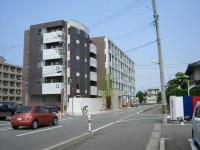 オートロックマンション　ネット無料♪　融雪駐車場　宅配ボックスあり