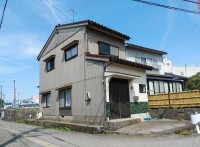 大坂屋ショップまで徒歩5分♪駐車場1台込み(小型車のみ)♪前面道路融雪あり
