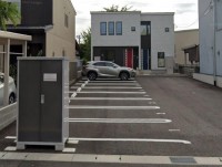 市電小泉町停170ｍで中心部へのアクセス良好　オール電化の築浅メゾネット　　敷地内専用ゴミ庫
2階の洋室は広々10帖、趣味にも使えるデスクスペースあり