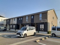 ネット無料の最上階♪お洒落なアイランドキッチンにはパントリーも付いています。
防犯カメラ・TVモニターホン・セキュリティキーなど防犯設備もしっかり。
洋室はそれぞれリビングを挟んでいるのでプライバシーにも配慮されています。しかもエアコンは2台！