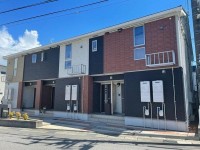 ネット無料の角部屋♪アイランド型キッチン＋パントリー　洋室は比較的広めの6.6帖
国道41号線に近く東西の移動がしやすい立地です。