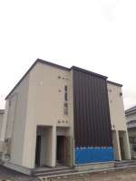 ネット無料！融雪Ｐ・サンルーム付き。R41近く交通アクセス良好♪デザイナーズ物件♪