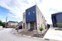最上階の角部屋♪オール電化。冬に嬉しい融雪駐車場。インターネット無料