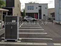 市電小泉町停170ｍで中心部へのアクセス◎！オール電化の築浅メゾネット♪
リビングは、和室と併せて広々20帖以上あります。
設備も充実。
