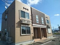 最上階角部屋♪エアコン2台設置
12.2帖のLDKは、キッチン、ダイニング、リビング(サンルーム)と3ヶ所の開口で通気も採光も◎