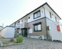 光ネット無料♪　冬に嬉しい融雪駐車場♪
富山インターまで4分で移動しやすい立地です。
大きめ物置も付いています。