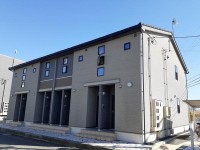 布瀬南公園隣、空港線・359号線にアクセスの良い、商業施設も多く生活しやすいエリアです。
ネット無料・融雪付駐車場、追い焚き浴室乾燥付など設備も充実。